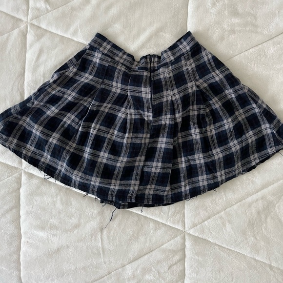Windsor Plaid Pleated Mini Skirt - Picture 4 of 5